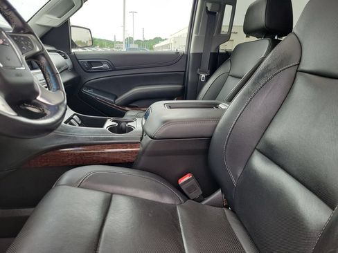 Used 2019 GMC Yukon XL SLT w/ Graphite Performance Edition AWD/4WD image 23