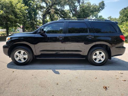 Used 2013 Toyota Sequoia SR5 w/ Premium Pkg RWD image 4