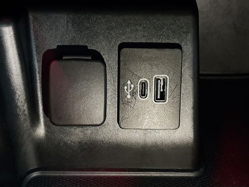 Used 2025 Ford Explorer Platinum w/ LUX Leather Package image 26