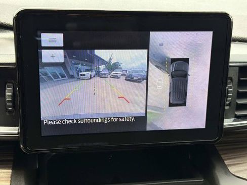 Certified 2020 Ford Explorer Limited RWD image 28