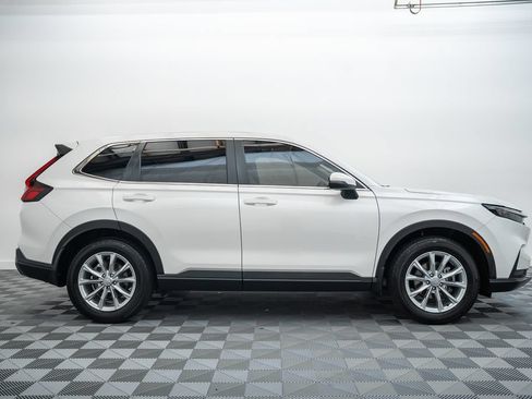 Used 2025 Honda CR-V EX image 4