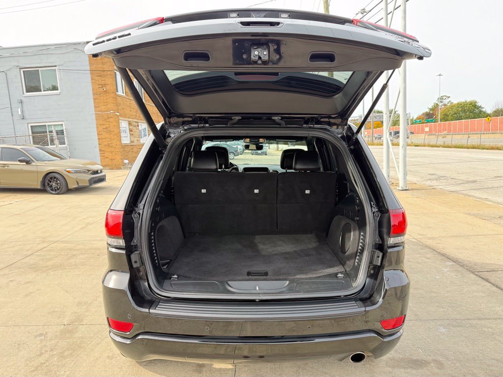 Used 2020 Jeep Grand Cherokee Altitude AWD/4WD image 18
