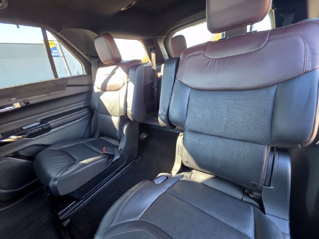 Used 2023 Ford Explorer Platinum w/ Technology Package AWD/4WD image 15
