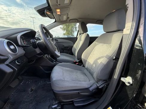 Used 2020 Chevrolet Sonic LT FWD image 11