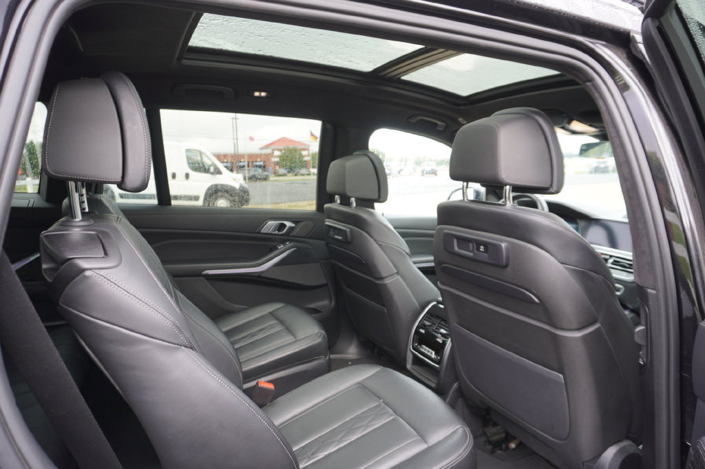 Used 2020 BMW X7 xDrive40i w/ M Sport Package AWD/4WD image 7