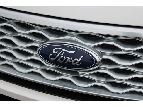 Used 2017 Ford Explorer Platinum image 37