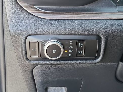 Used 2023 Ford Explorer Limited w/ Equipment Group 301A AWD/4WD image 21