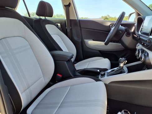 New 2025 Hyundai Venue SEL image 31