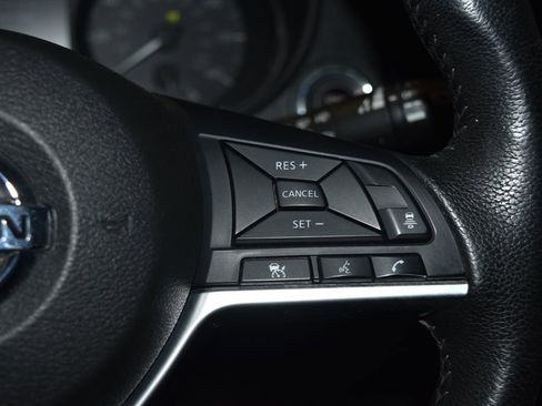 Used 2019 Nissan Rogue SV w/ Premium Package image 10