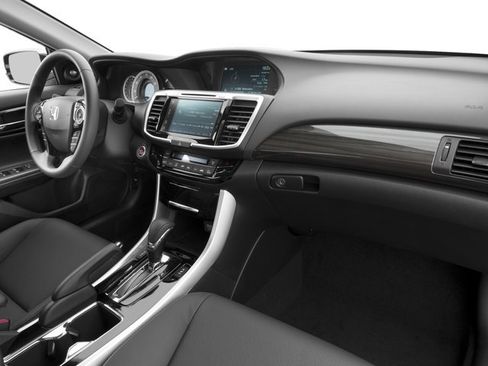 Used 2017 Honda Accord Touring image 16