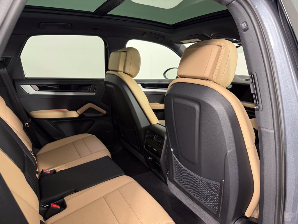 Certified 2026 Porsche Cayenne AWD/4WD image 17