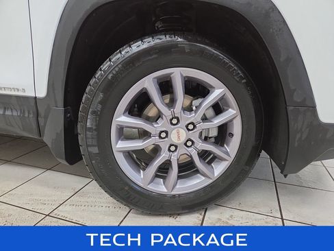 Used 2023 GMC Terrain SLT w/ Tech Package AWD/4WD image 8