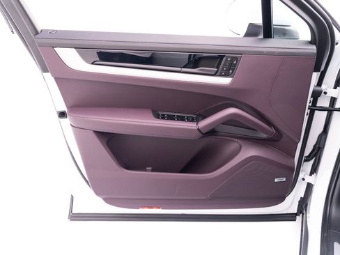 New 2026 Porsche Cayenne Coupe image 22