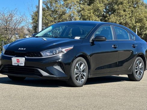Used 2024 Kia Forte LXS FWD image 8