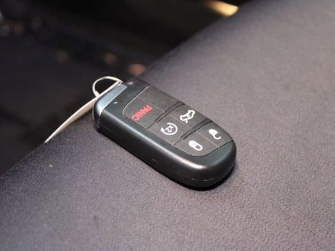 Used 2019 Chrysler 300 Touring w/ Sport Appearance Package image 13