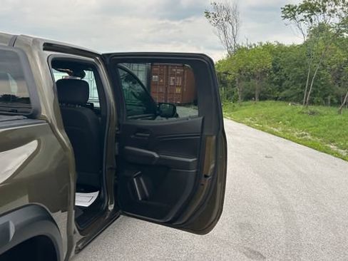 Used 2024 Chevrolet Colorado Trail Boss w/ Advanced Trailering Package AWD/4WD image 36