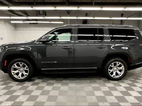 Used 2022 Jeep Wagoneer Series II AWD/4WD image 13