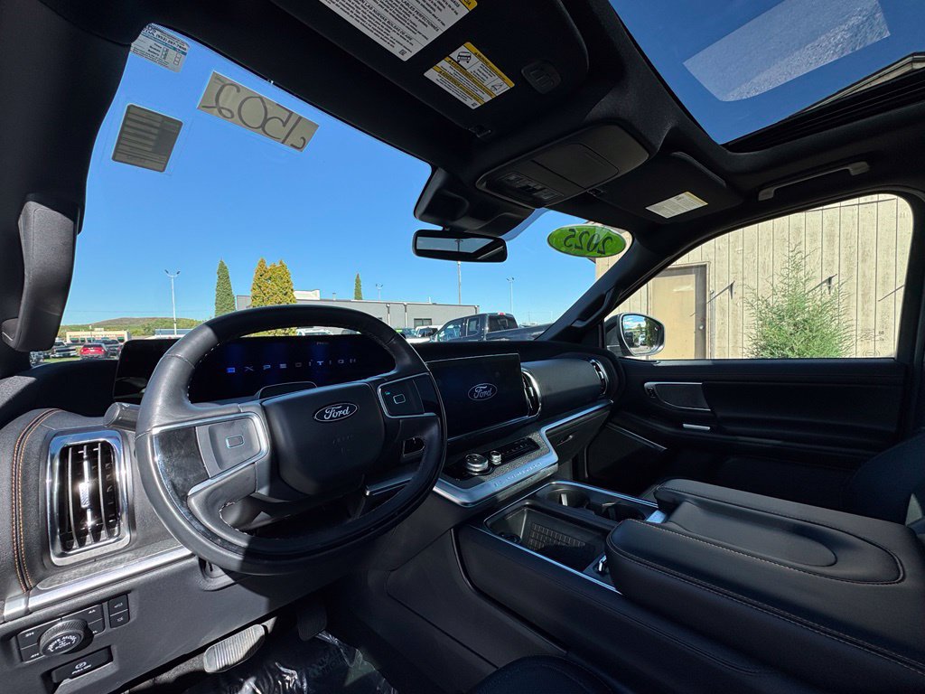 Used 2025 Ford Expedition Tremor AWD/4WD image 20