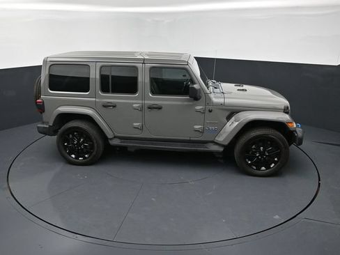 Used 2022 Jeep Wrangler Unlimited Sahara w/ Cold Weather Group AWD/4WD image 15