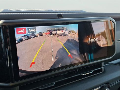 Used 2024 Jeep Wrangler Unlimited Sahara w/ Technology Group image 16