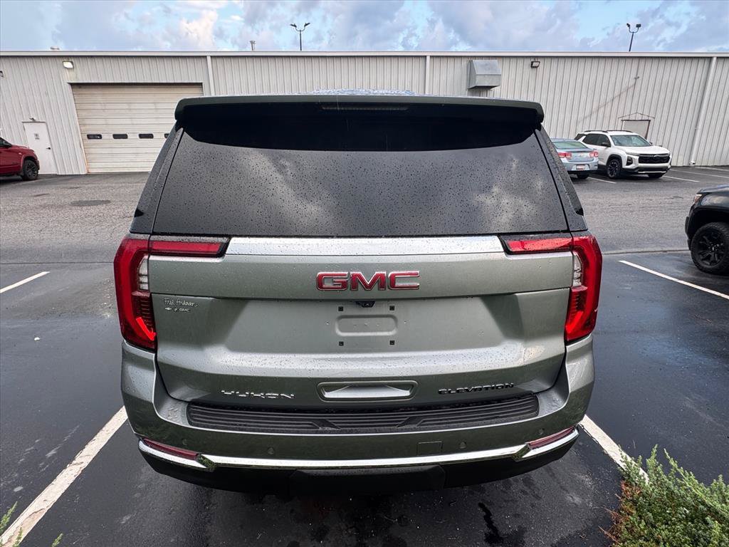 Used 2025 GMC Yukon XL Elevation AWD/4WD image 4