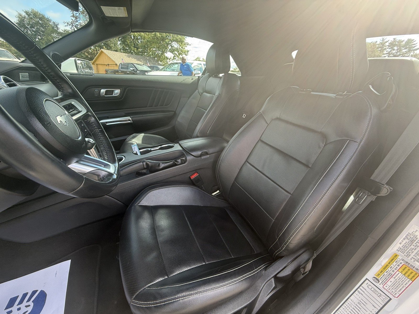 Used 2022 Ford Mustang Premium RWD image 9