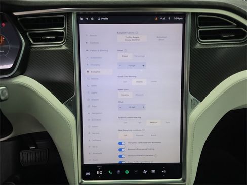 Used 2017 Tesla Model X 90D image 30