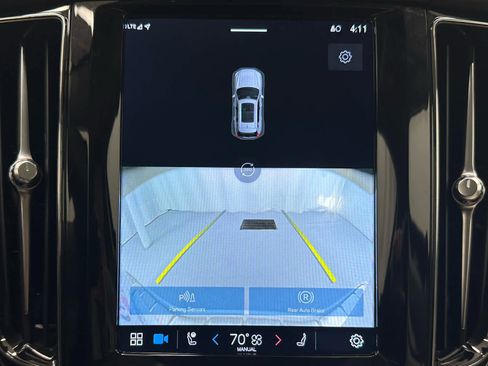 Used 2023 Volvo XC60 B5 Plus image 36