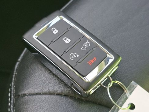 Used 2022 Jeep Grand Cherokee L Limited image 19