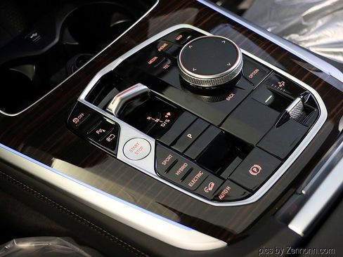 Used 2026 BMW X5 xDrive50e w/ Climate Comfort Package image 27