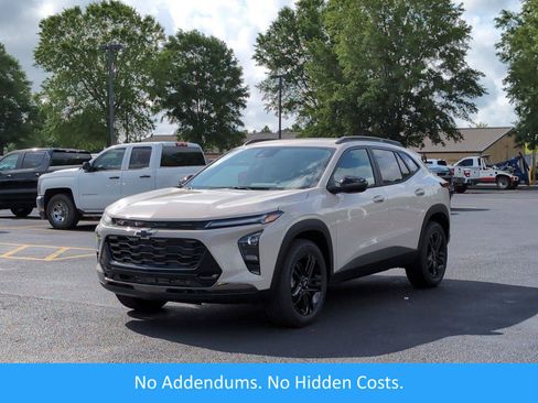 New 2026 Chevrolet Trax ACTIV w/ Sunroof Package FWD image 1