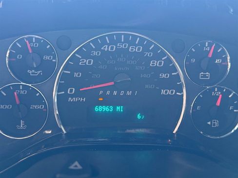 Used 2018 GMC Savana 2500 w/ Enhanced Convenience Package image 13