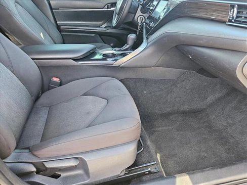 Used 2019 Toyota Camry LE FWD image 19