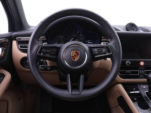 Used 2026 Porsche Macan AWD/4WD image 21