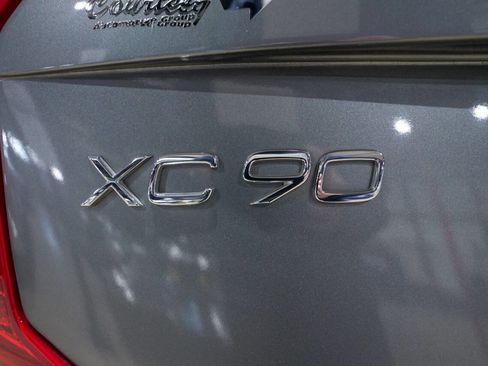 Used 2020 Volvo XC90 T5 Momentum w/ Protection Package Premier image 22