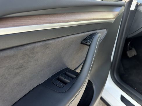 Used 2024 Tesla Model Y Long Range image 17