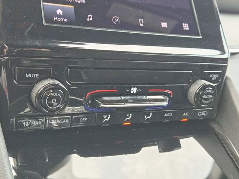Used 2025 Jeep Grand Cherokee Laredo X RWD image 30