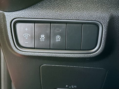 Used 2024 Kia Soul LX w/ Option Group 015 FWD image 17