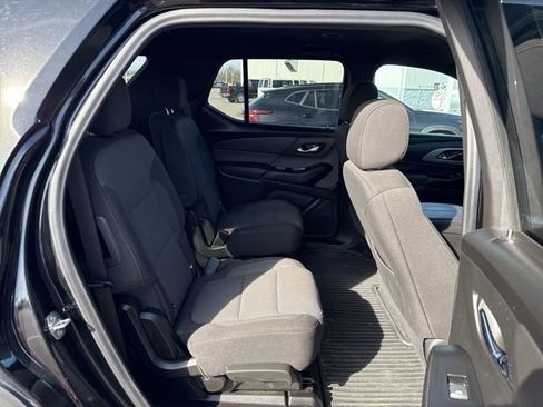 Used 2023 Chevrolet Traverse LT w/ Rear Camera Mirror Package AWD/4WD image 38