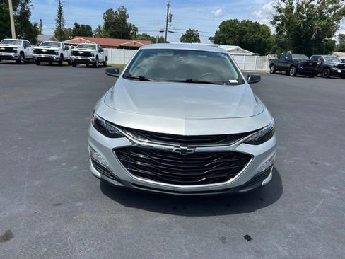 Used 2021 Chevrolet Malibu LT w/ Leather Package FWD image 2