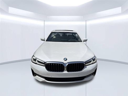 Used 2021 BMW 530i w/ Premium Package RWD image 2