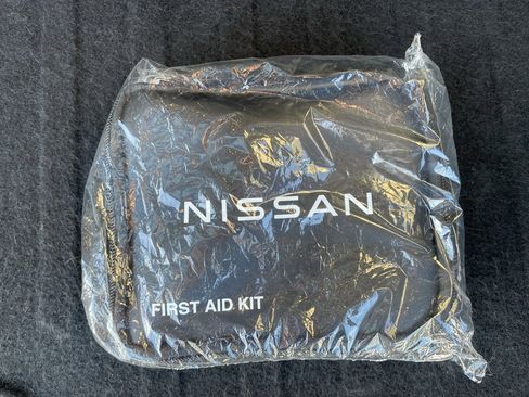 Used 2023 Nissan Rogue SV image 34