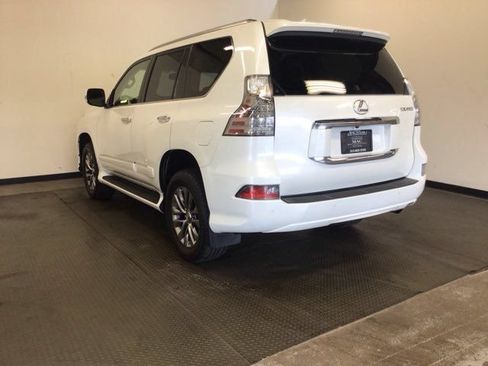 Used 2018 Lexus GX 460 Luxury AWD/4WD image 32