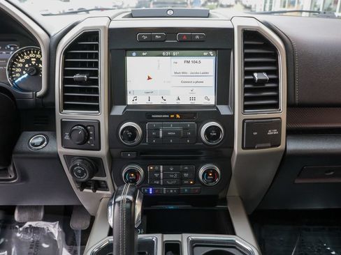 Used 2018 Ford F150 Lariat w/ Equipment Group 502A Luxury AWD/4WD image 19