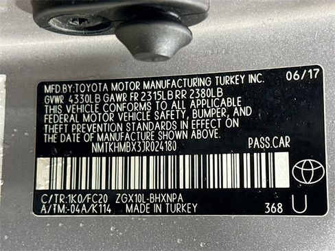 Used 2018 Toyota C-HR XLE image 29