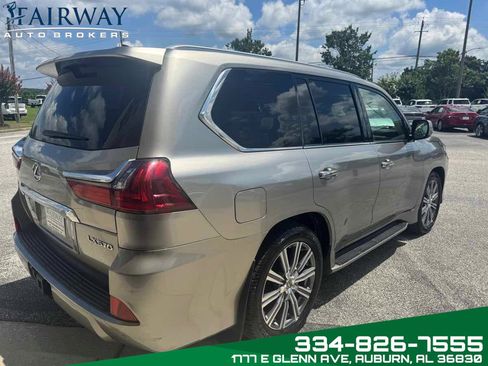 Used 2016 Lexus LX 570 4WD w/ Luxury Package image 6