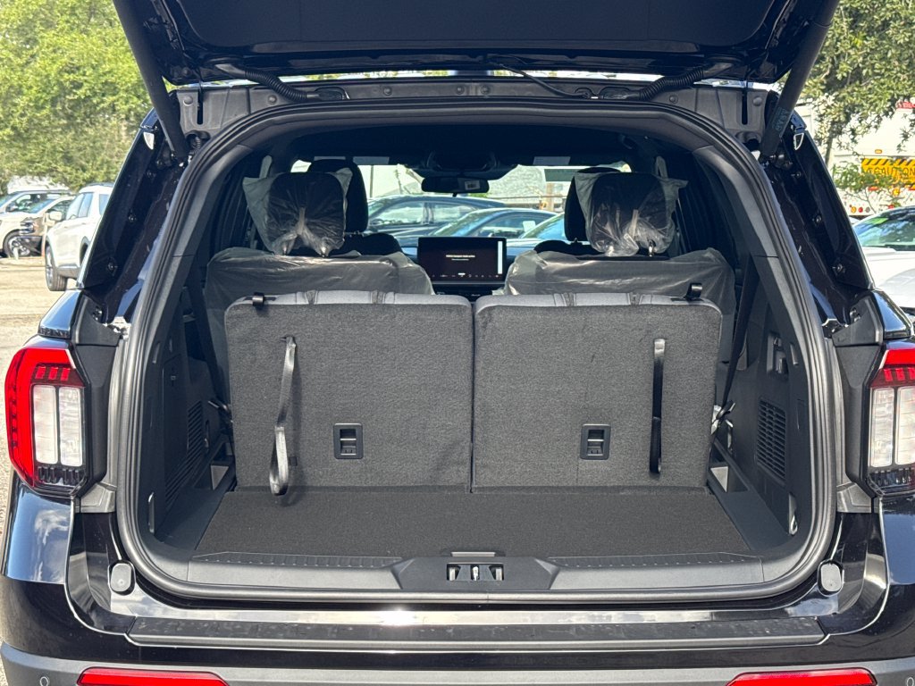New 2027 Ford Explorer Active RWD image 19