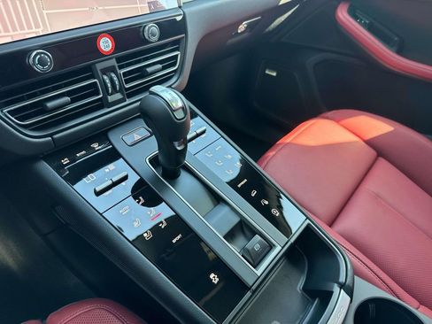 New 2026 Porsche Macan AWD/4WD image 26