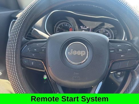 Used 2019 Jeep Cherokee Latitude Plus image 10