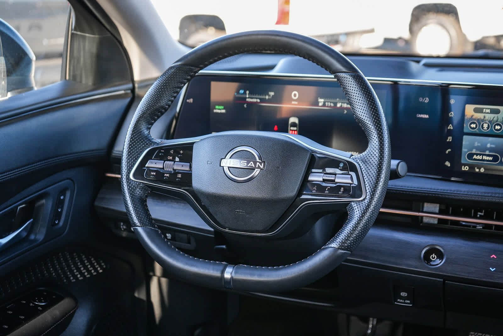 Used 2024 Nissan Ariya AWD image 15